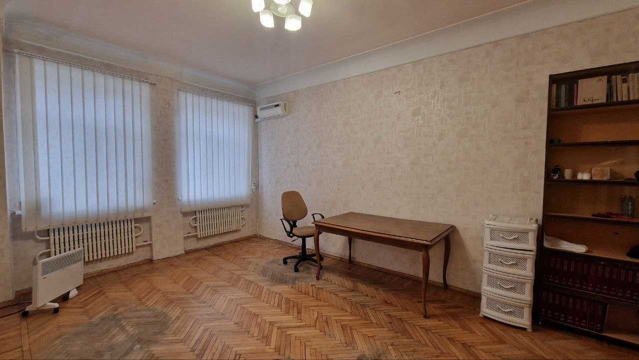 DC S4 Продам 2 комнатную квартиру сталинка Центр Алчевских