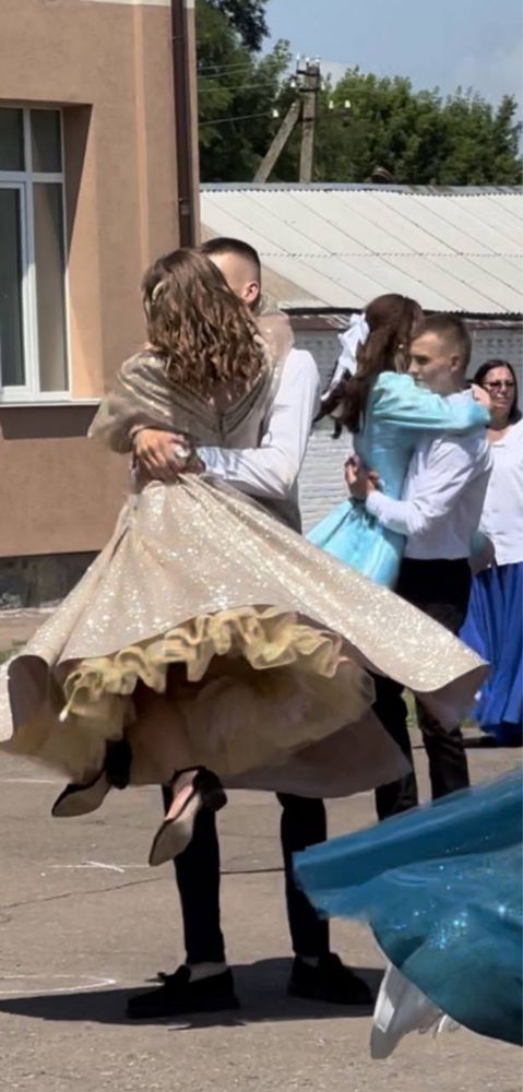Плаття на випусний стан нового