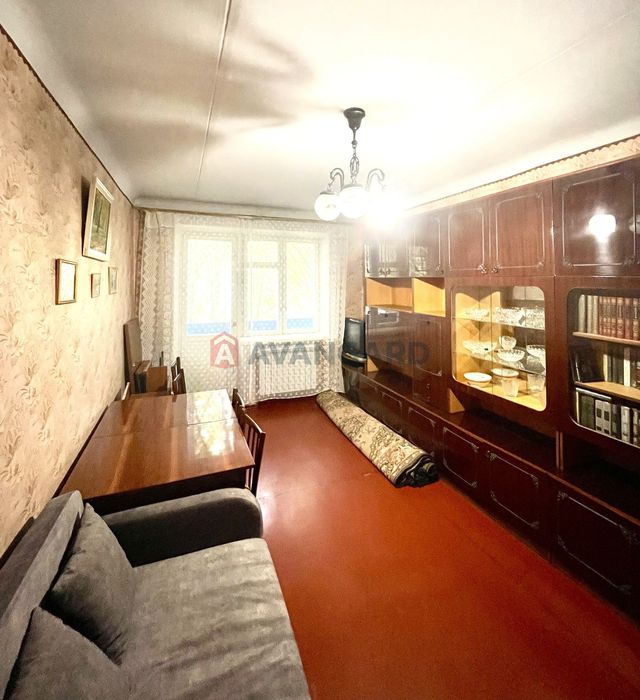 Терміново продам 1 кв.  на 12 кварталі.