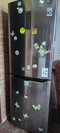 Холодильник LG B389SMQZ потребує заміни мотору або на запчастини