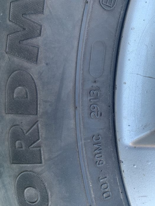 Оригіальні диски нісан патфайндер з зимовою гумою.