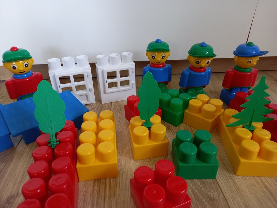 Duże klocki postacie