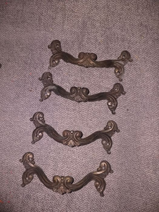 Cztery  okuća od starej serwantki