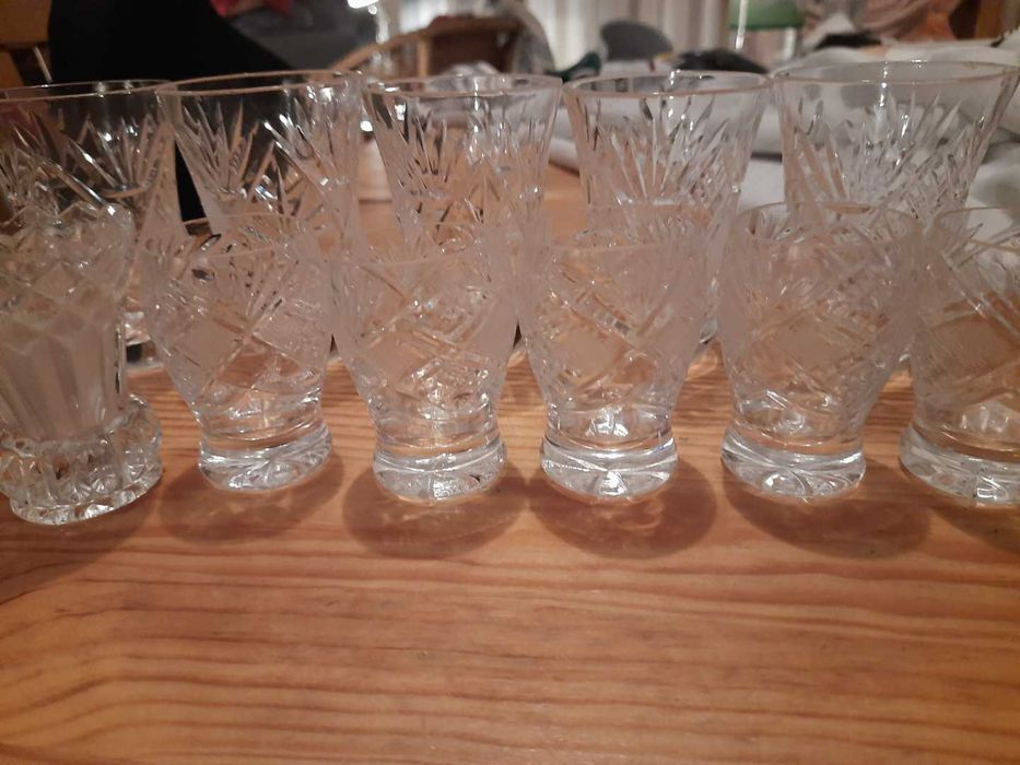 Dużo Różnego szkła kryształ i Porcelany