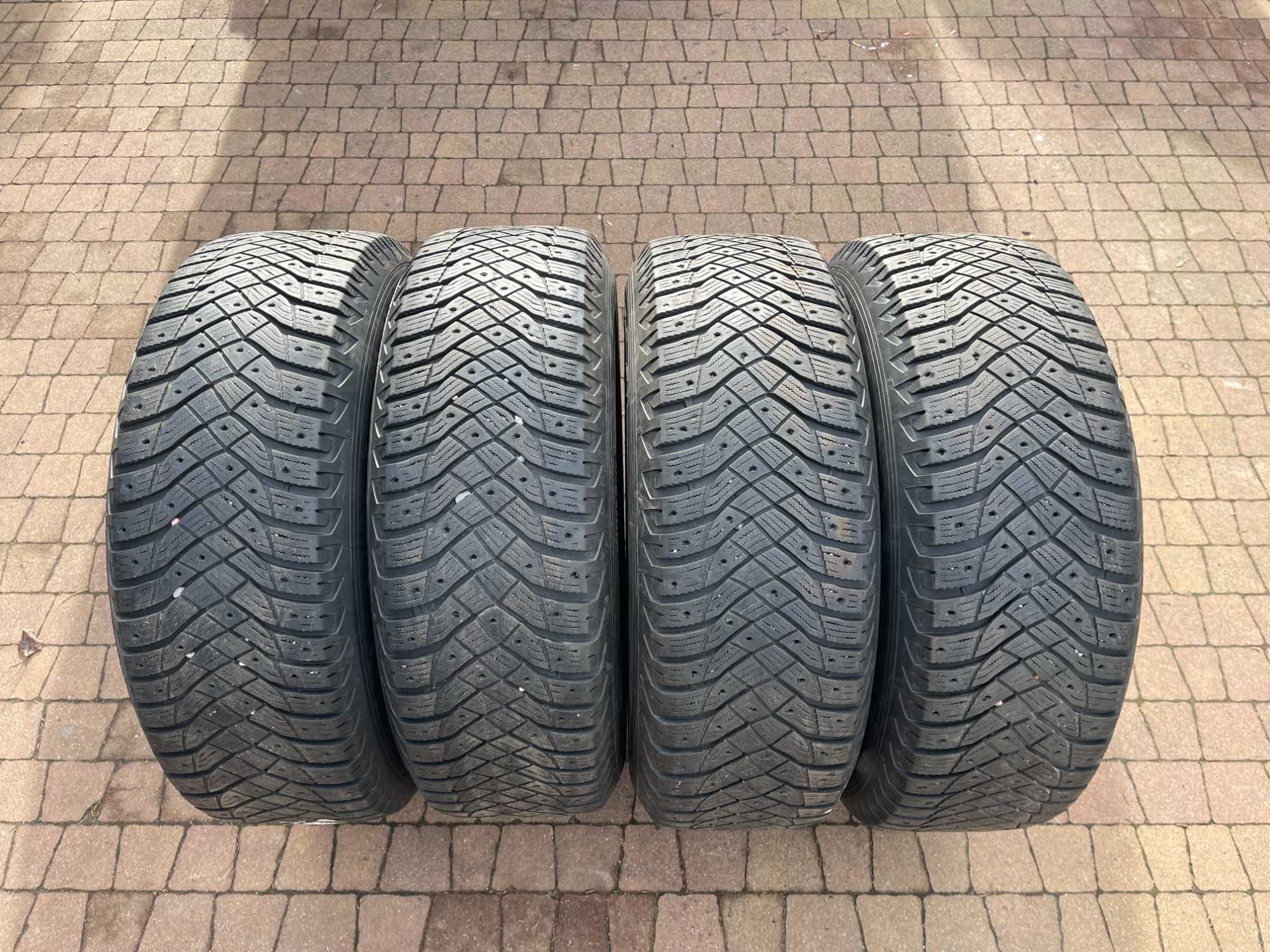 3472. Koła zimowe Golf VIII Octavia Leon 5x112 205/50/17 9mm 2021r