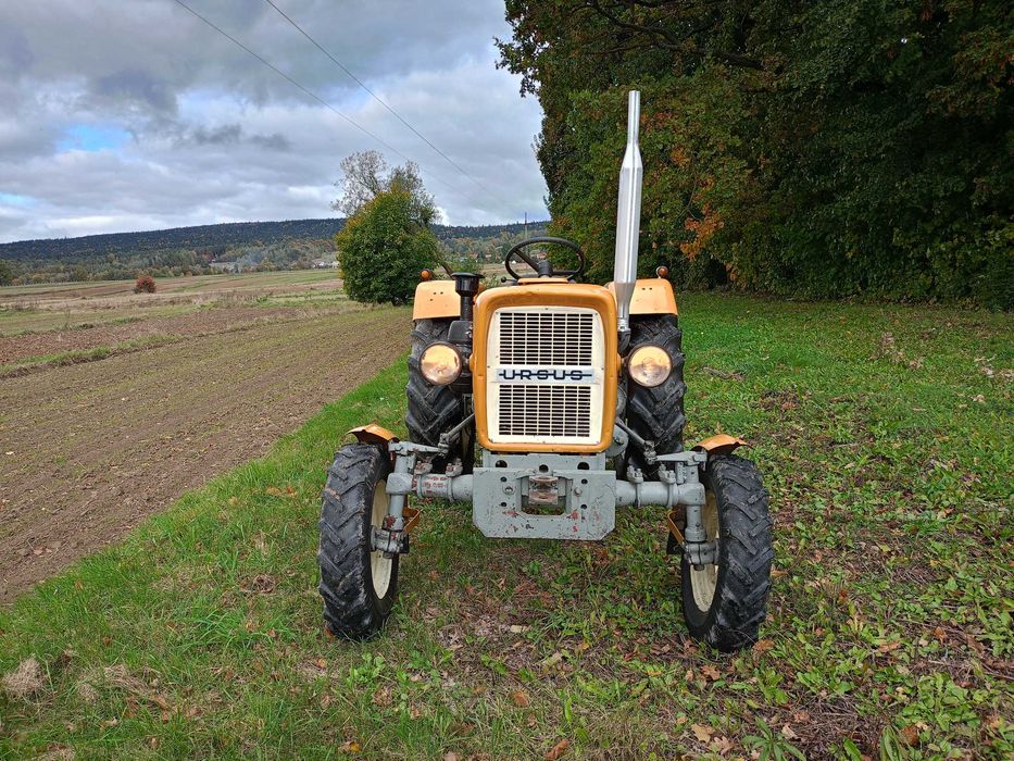 Ursus C-330 (1976 rok), bardzo dobry stan, zarejestrowany