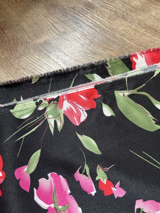 Tkanina cięta z metra kwiaty 145x235