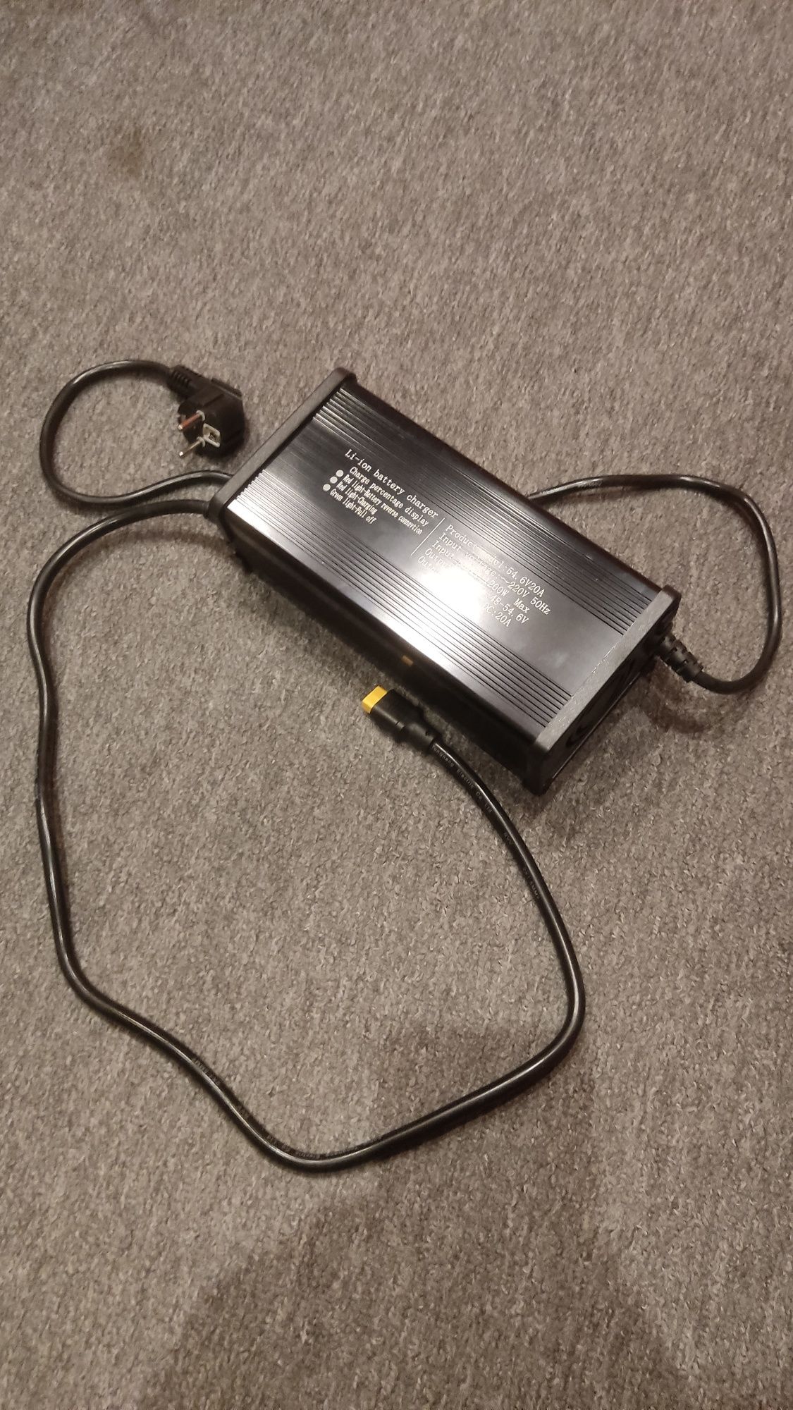 Ładowarka do baterii 48V 20A