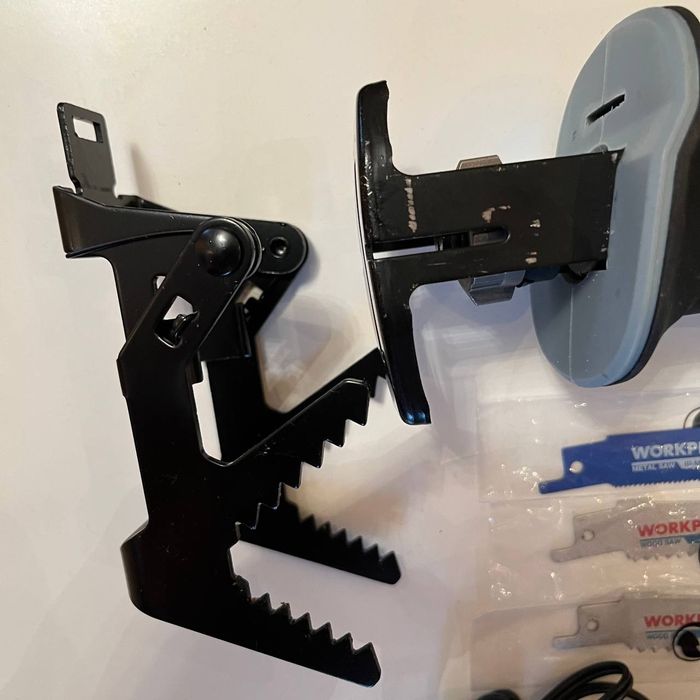 Акумуляторна шабельна  пила WORKPRO 12V 1600