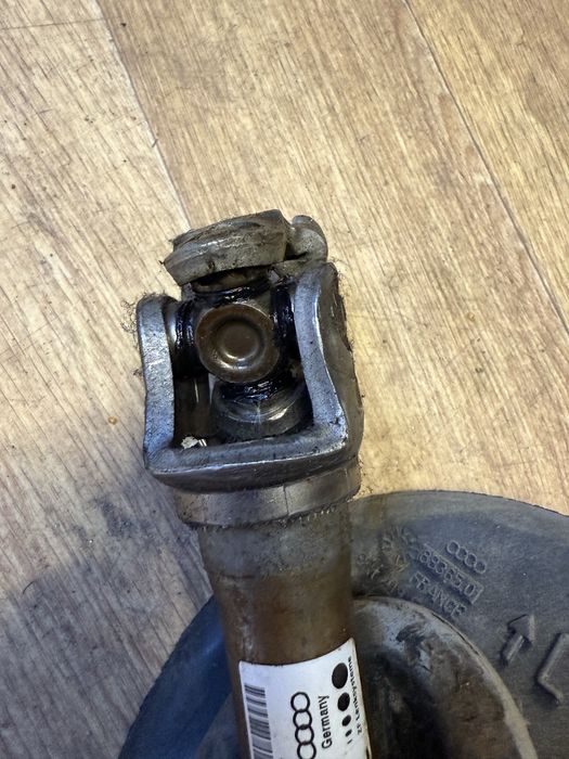 Рульовий вал Audi Q5