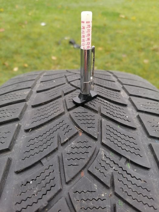 Opony 225/55R17 GOODYEAR zima