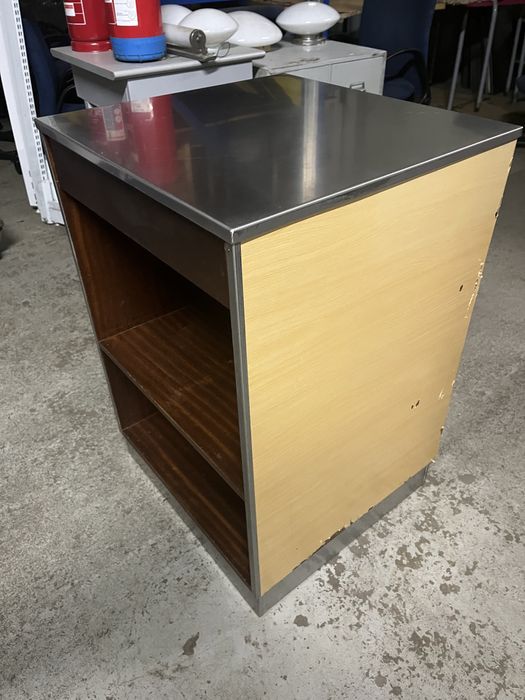 Movel de apoio com tampo em inox 58cm x 55cm