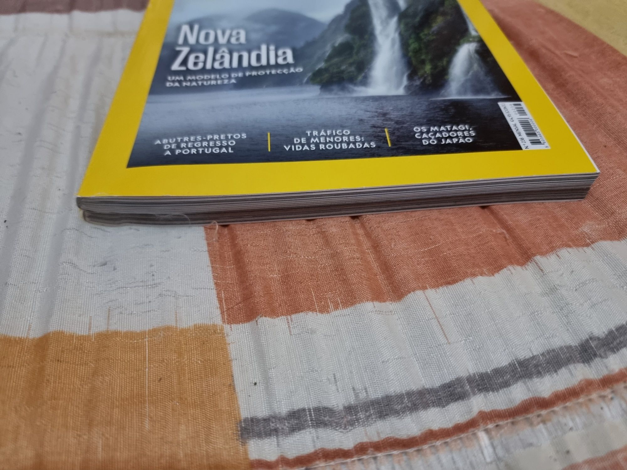 2 revistas National geographic 2021 (janeiro / Março)