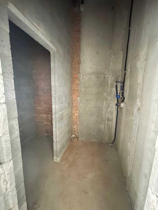 ЖК Варшавський 2. Оренда Фасадного приміщення 85м2 вул О. Олеся, 7.