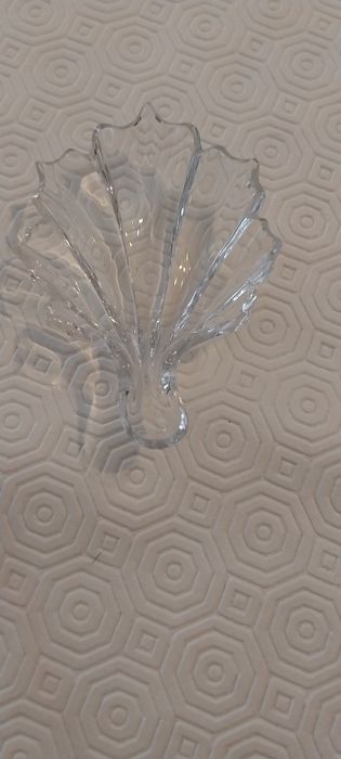 Manteigueira em forma de parra em vidro antigo