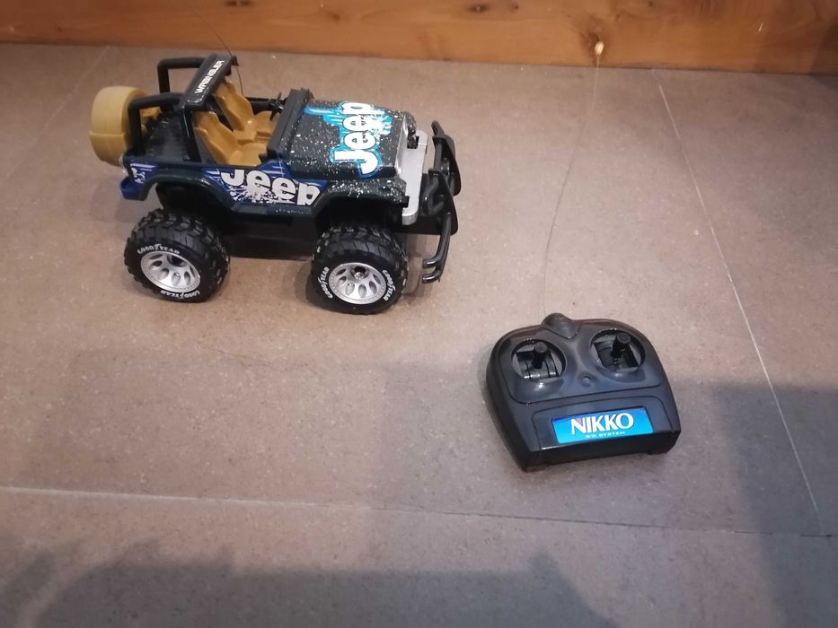 Carro telecomandado Nikko jeep