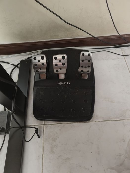 Logitech G29+ Pedais