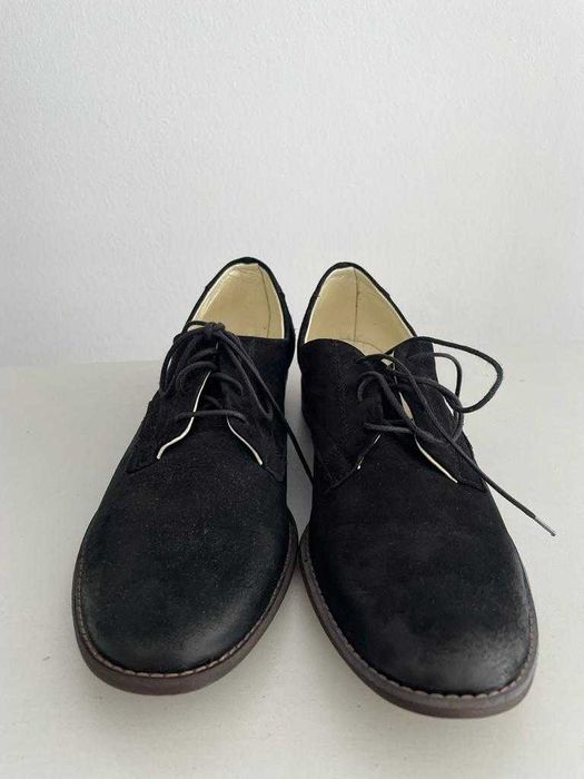 Pół buty sznurowane damskie.