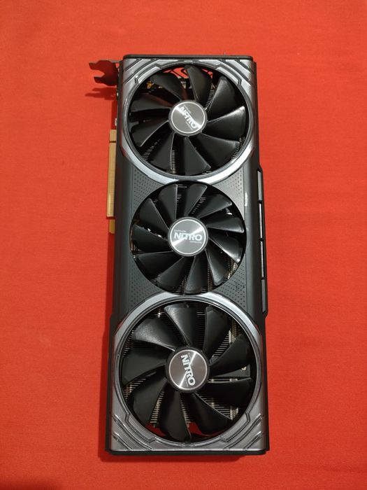 Sapphire NITRO + Radeon RX Vega64 8G HBM2