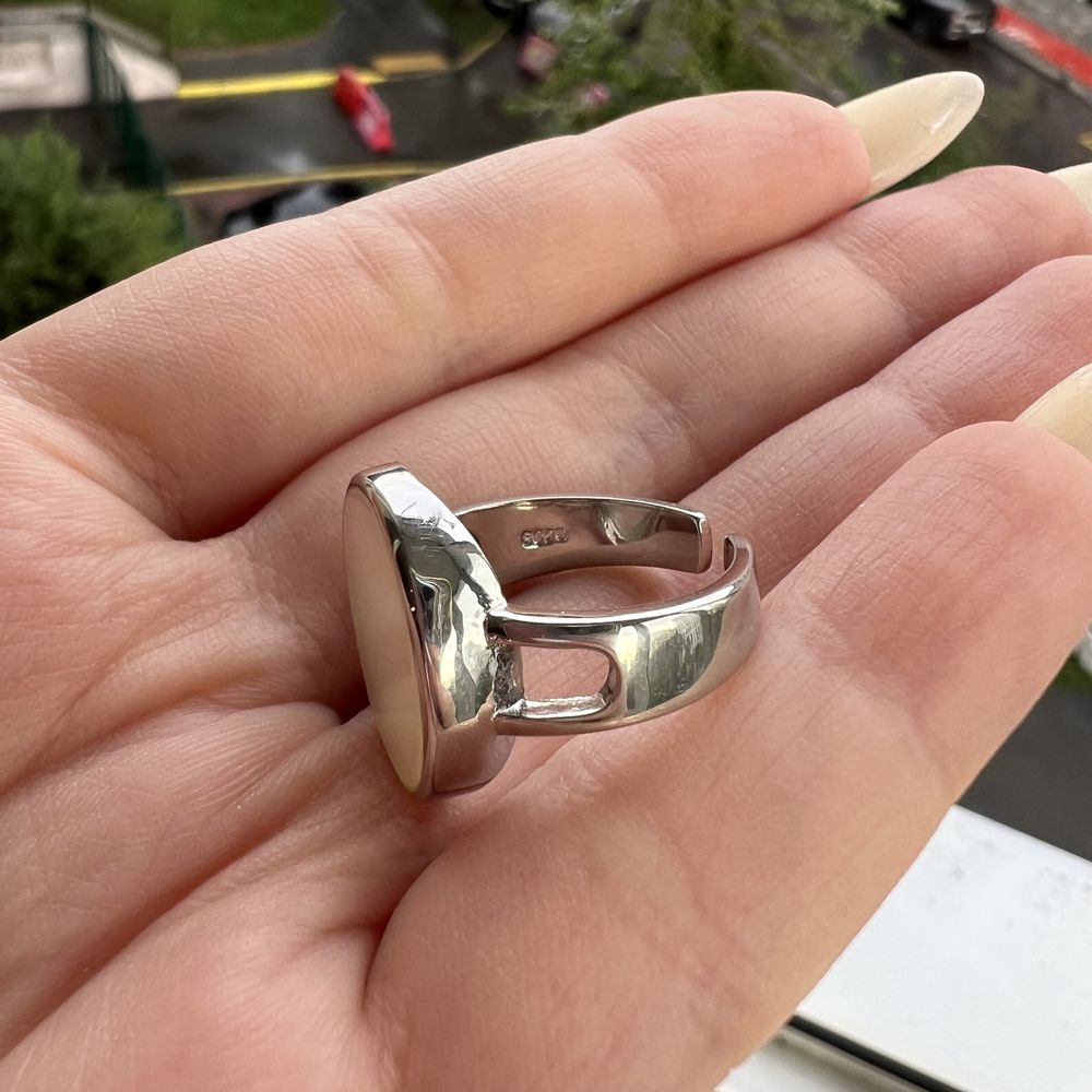 Серебряное кольцо с натуральным перламутром (925 проба)