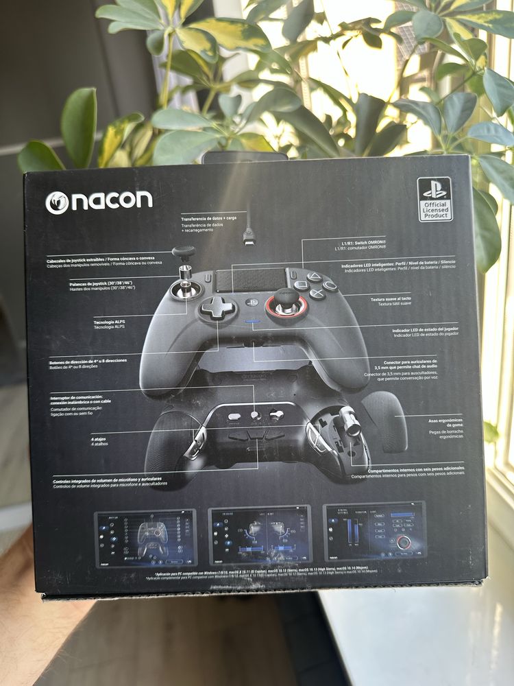 Kontroler Nacon PS4 Revolution Unlimited Pro