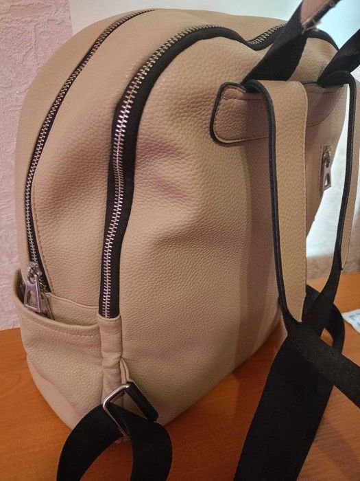 Продам рюкзак для шкільного або повсякденного життя