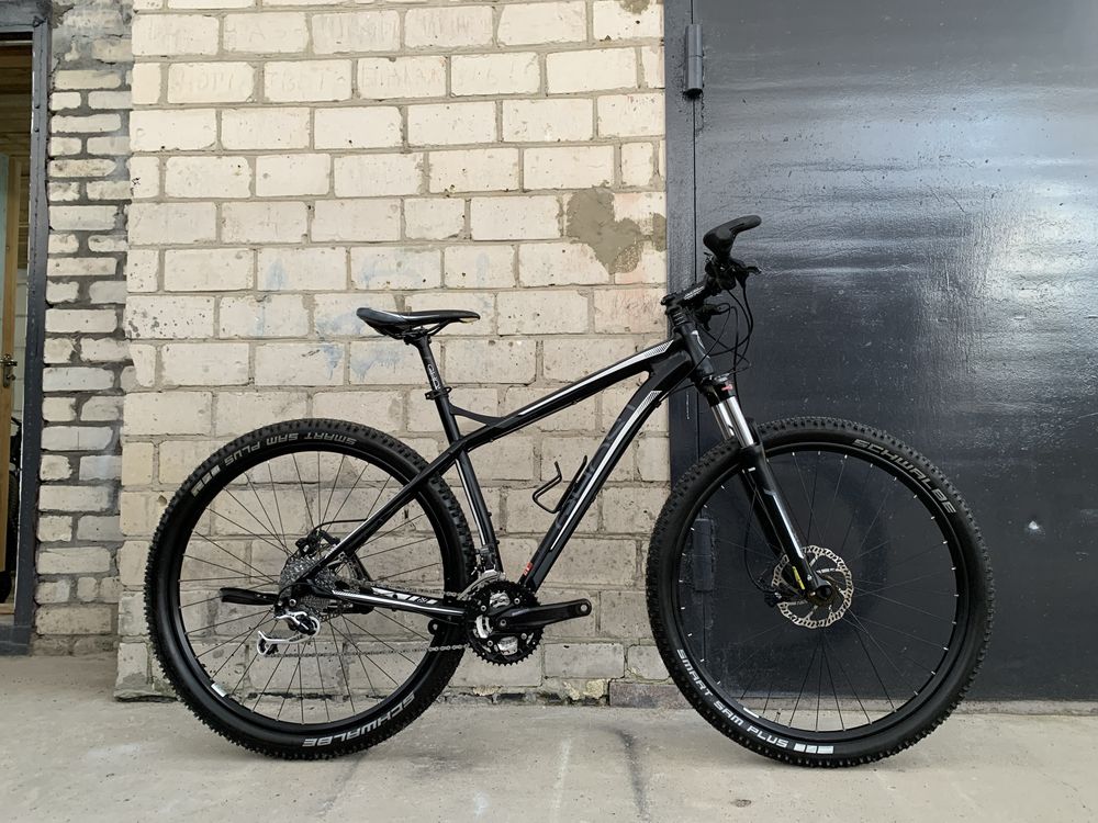 Trek Marlin 5 2022 року M-L розмір 29 колеса велосипед