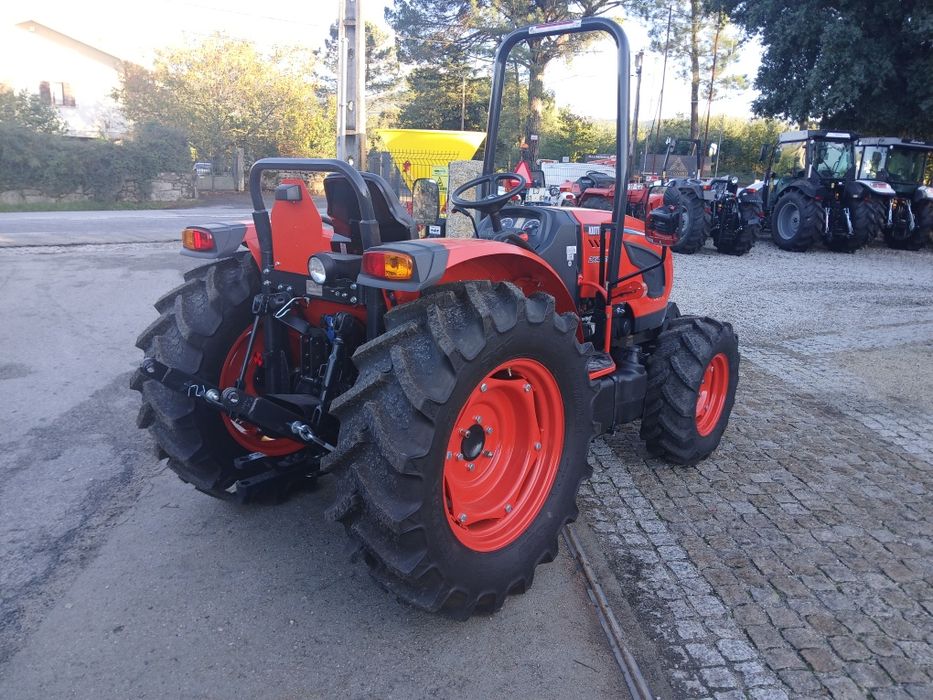 Trator Kioti 50 cv
