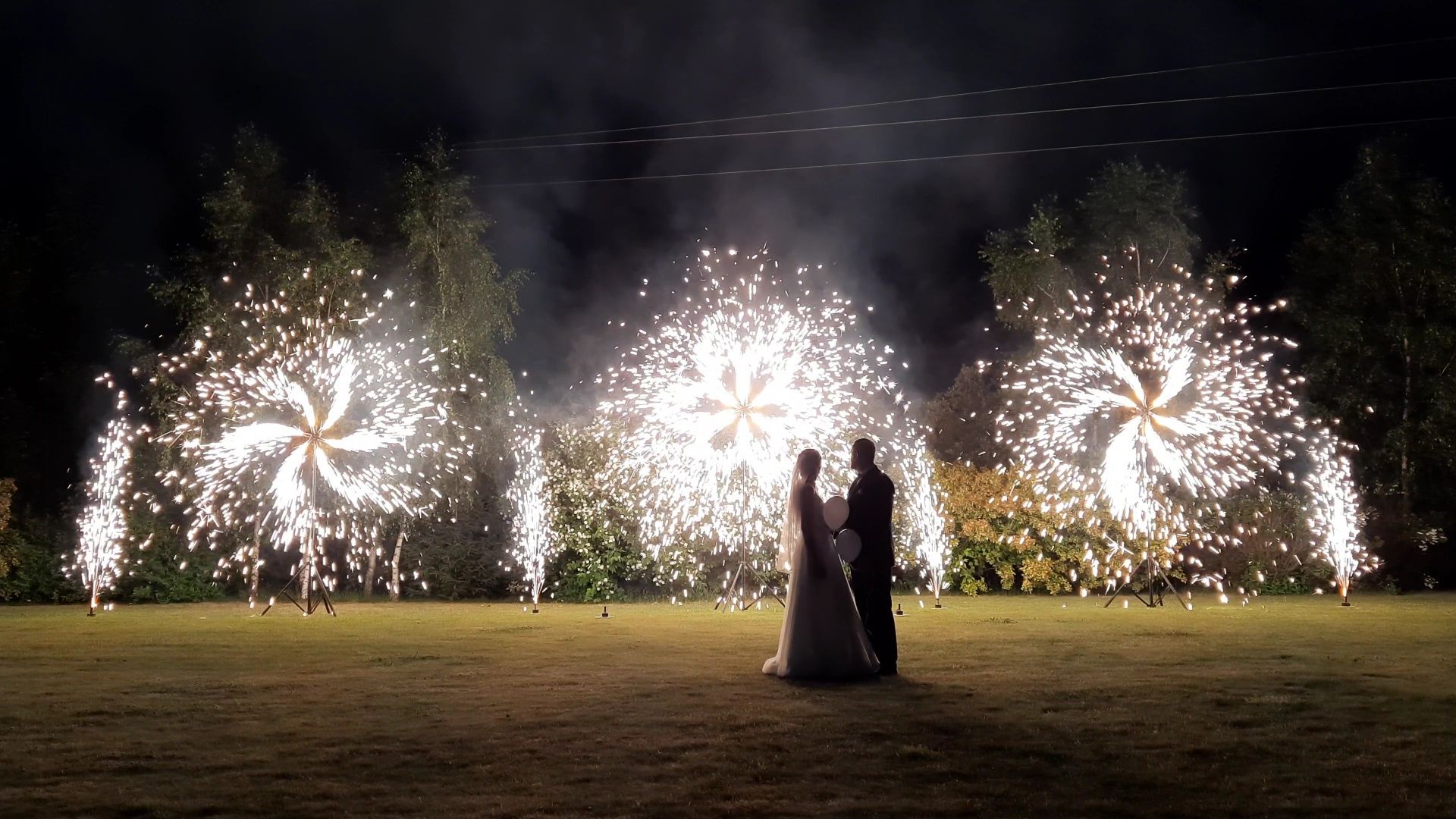 Fotolustro Napis Love Ciężki Dym Ścianka Fontanny BAŃKI Fire Show