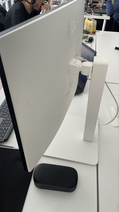 Monitor LG Ultrafine 27" 4K UHD 60Hz Branco