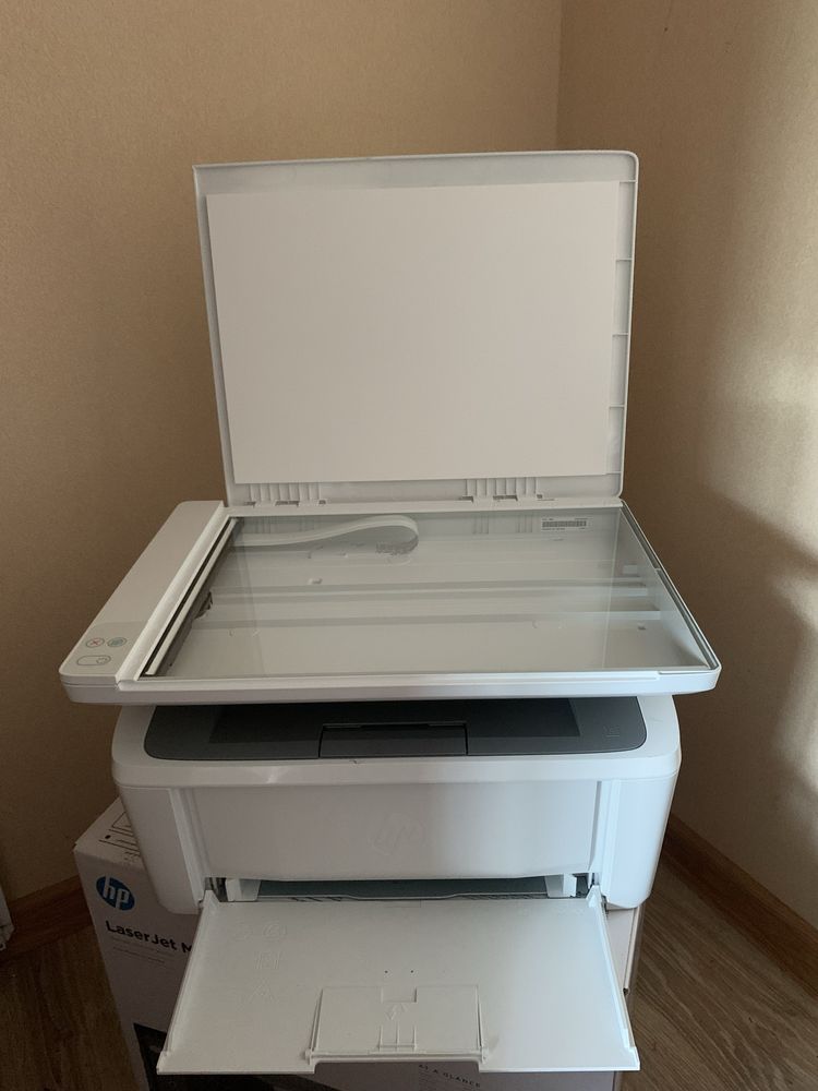 Принтер  БФП лазерний HP LaserJet Pro M141a