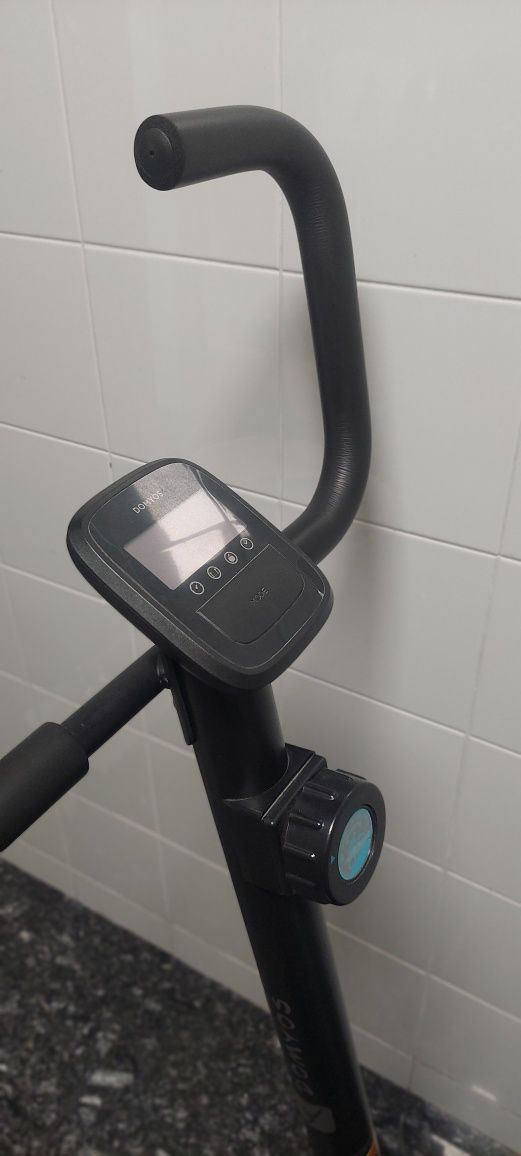 Bicicleta estática essential 03