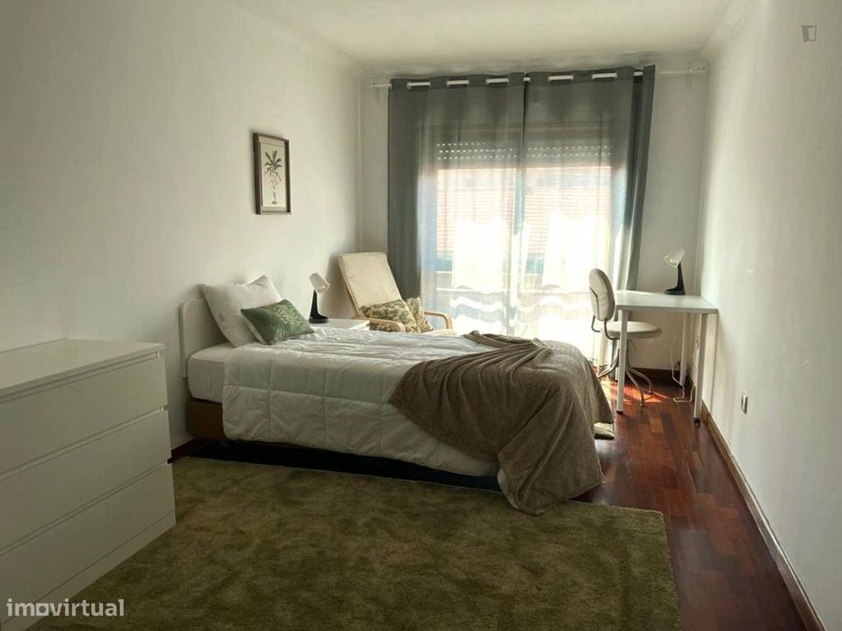 617356 - Quarto com varanda no centro da Cidade...