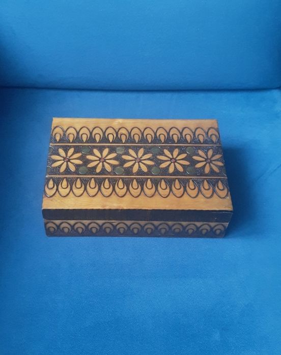 Drewniana szkatułka pudełko organizer na biżuterię akcesoria