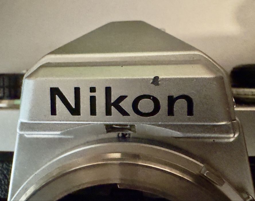 Nikon FE com opção de 50mm 1.4 AI-S - Ler