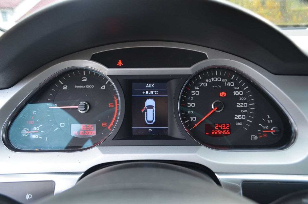 Audi A6C6(FL) 2010 rest 2.0tdi avant automatic , синій  ,  автомат