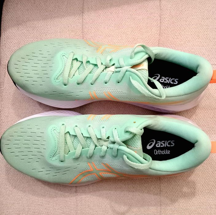 Кроссовки ASICS  женские для бега