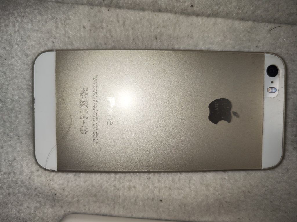 Продам телефон iPhone