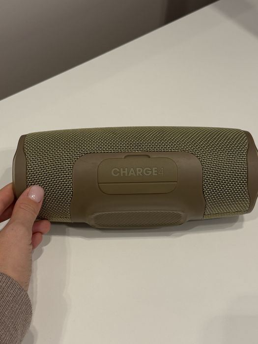 JBLCharge 4 в кольорі хакі