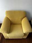 sofá poltrona amarelo