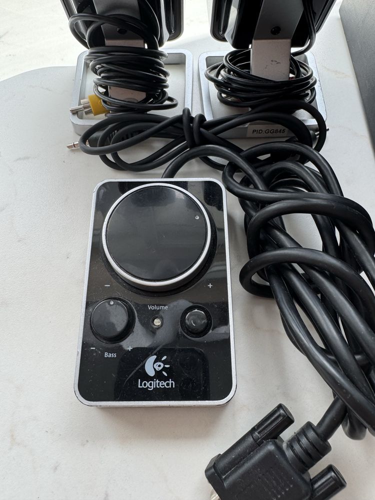 Logitech Z4 glosniki komputerowe i nie tylko.