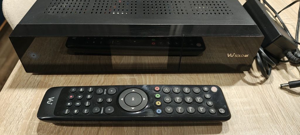 Dekoder Vu+ Solo4K FBC  s2x dual + DVB-T,  DVB-C. 3 głowice ,dysk 250g