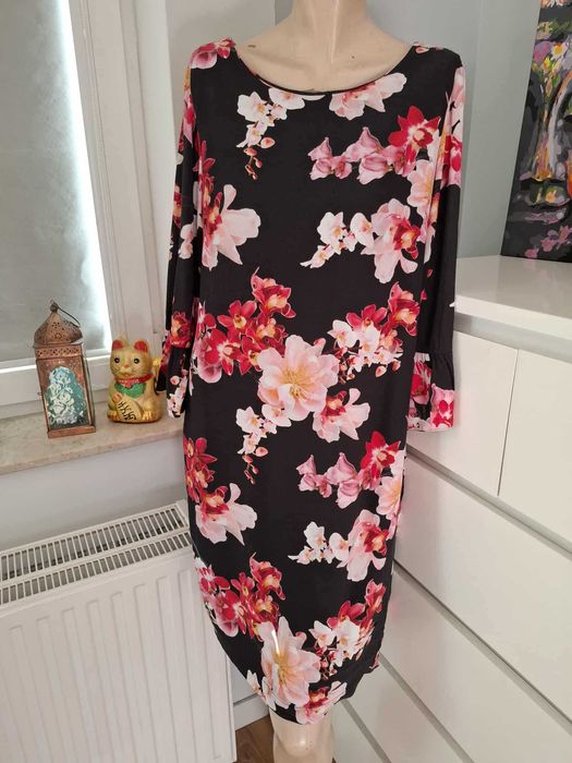 44 Wallis czarna różowa sukienka we wzór w kwiaty jesienna na jesień