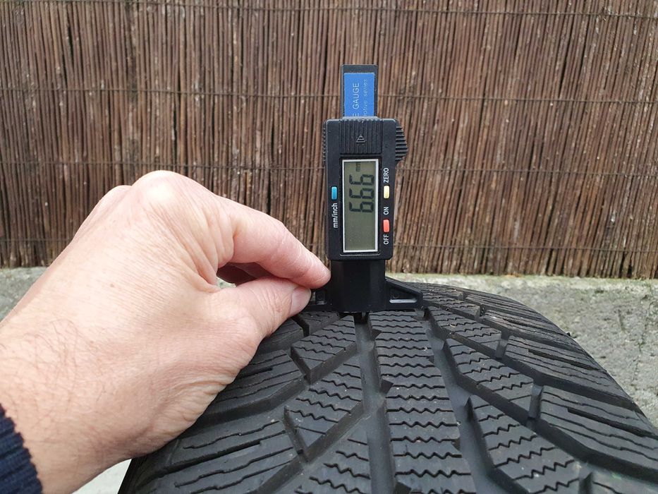 2x 205/60/16 92H Semperit Master-Grip 6,6mm 2020r.