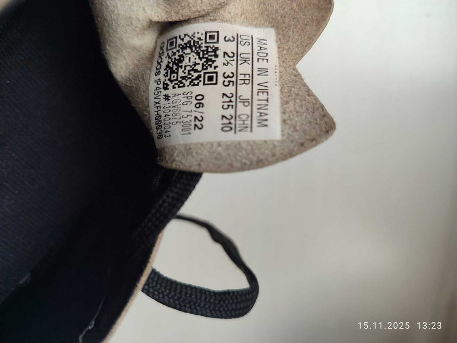 Бутси дитячі Adidas (розмір 35)