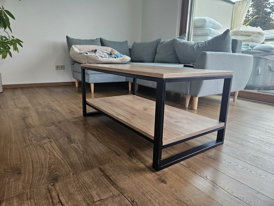 Piękny stolik kawowy