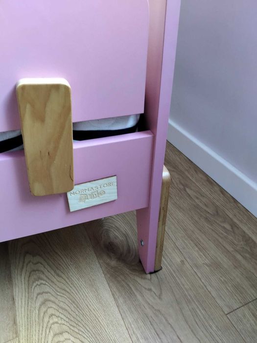 Łóżko różowe 80x160 z barierką Normastore kids, materac piankowy