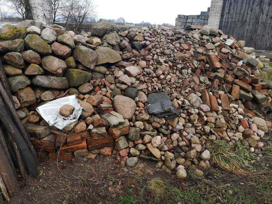 Sprzedam żużel i kamienie polne duże i małe