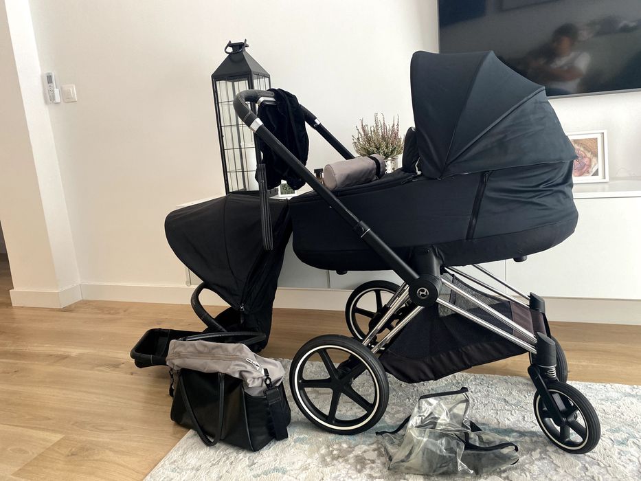 Wózek Cybex Priam 2.0 Deep Black 2 w 1 na srebrnej ramie z akcesoriami