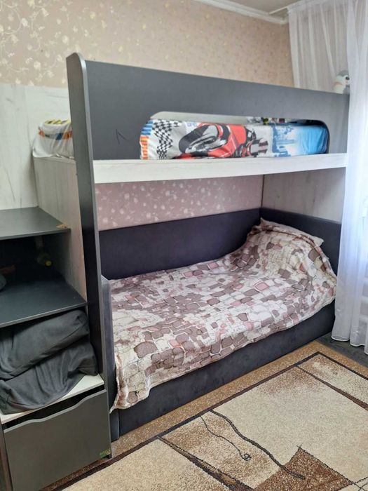 Продам двухяросне ліжко